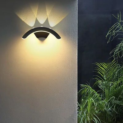 lampe murale exterieur sur mur blanc