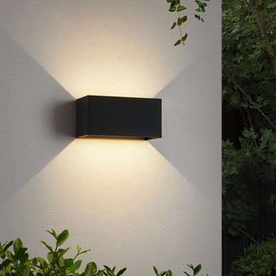 Applique murale exterieur sur mur blanc