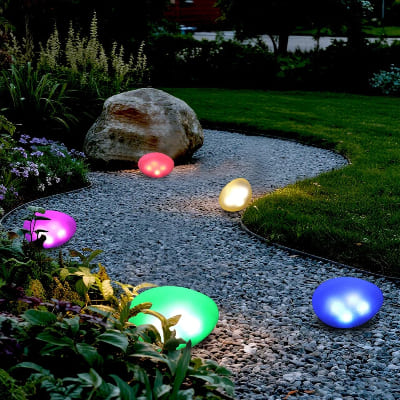 Eclairage de jardin galets LED solaires de couleurs