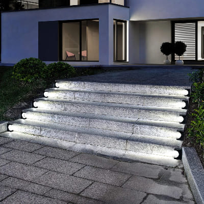 éclairge extérieur solaire blanc illumine escalier