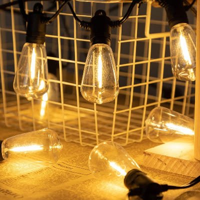 Guirlande guinguette solaire allumé sur comptoir