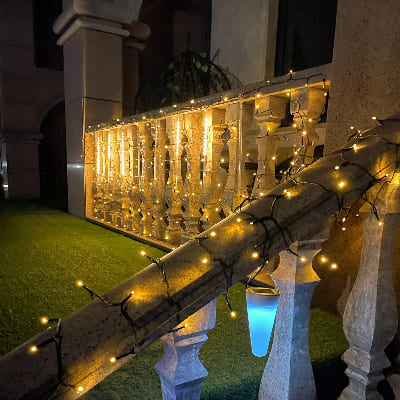 guirlande lumineuse exterieur 100m illumine entree de maison