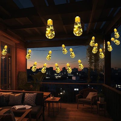 Guirlande lumineuse solaire extérieur suspendue dans gazebo