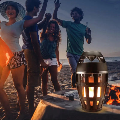 lampe exterieur jeune sur plage danse