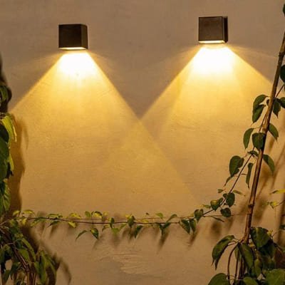 lampe exterieur murale duo carre sur mur lierre