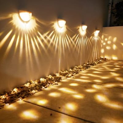 Lampe solaire extérieur sur muret fois quatre