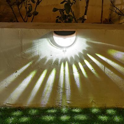 Lampe solaire extérieur sur clôture