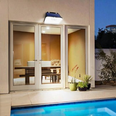 Luminaire exterieur solaire sur maison