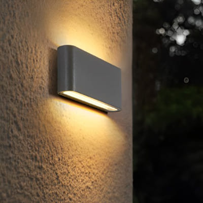 luminaire exterieur sur stuco